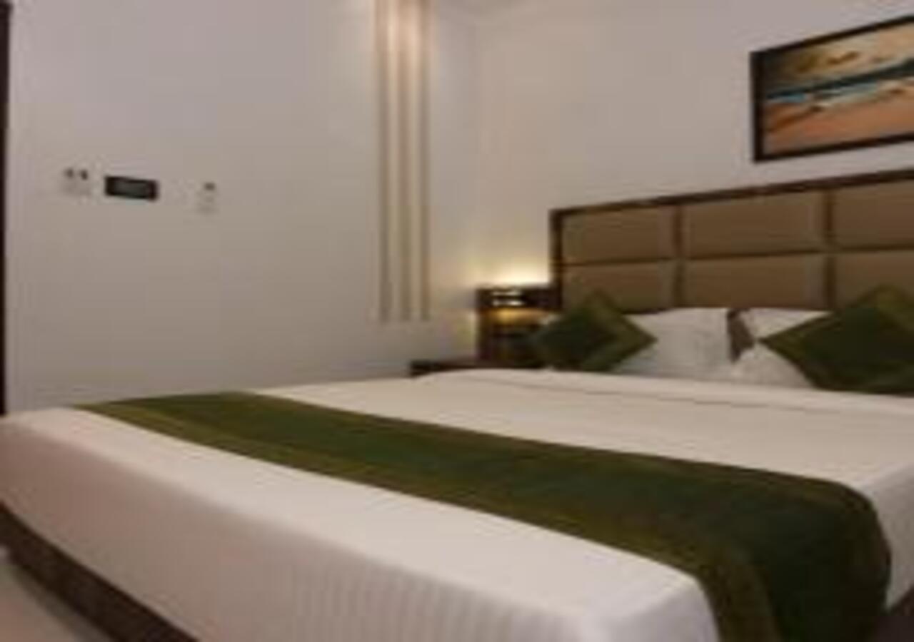 Hotel Meriton Mumbai International Airport T-2 Bagian luar foto